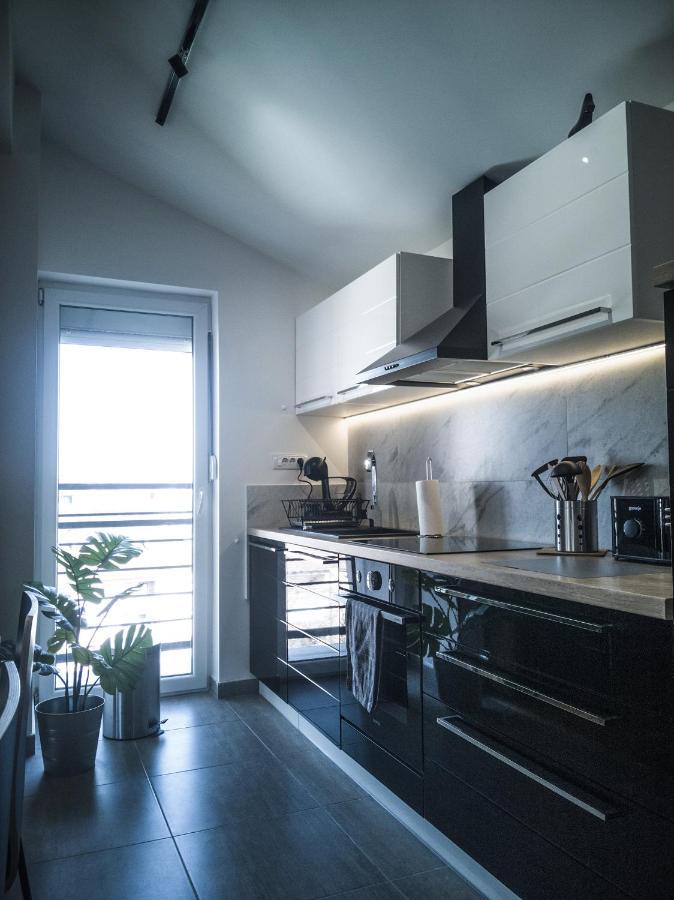 Raw Industrial City Apartment Subotica Extérieur photo
