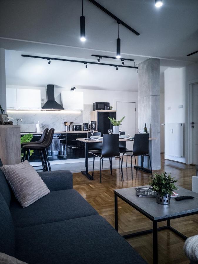 Raw Industrial City Apartment Subotica Extérieur photo